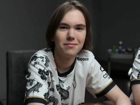 展现阵容厚 展现阵容厚