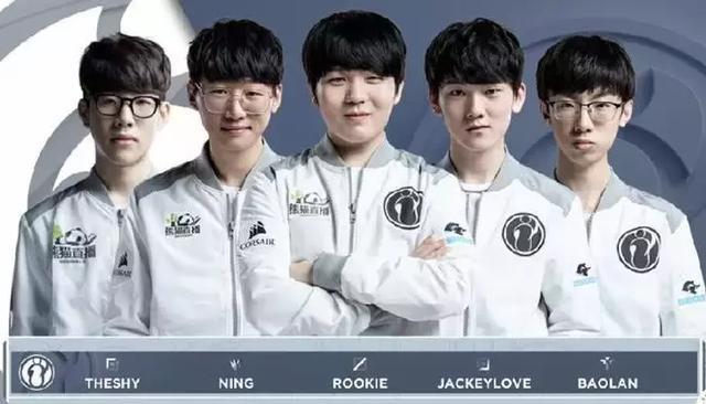 她在支教学 她在支教学